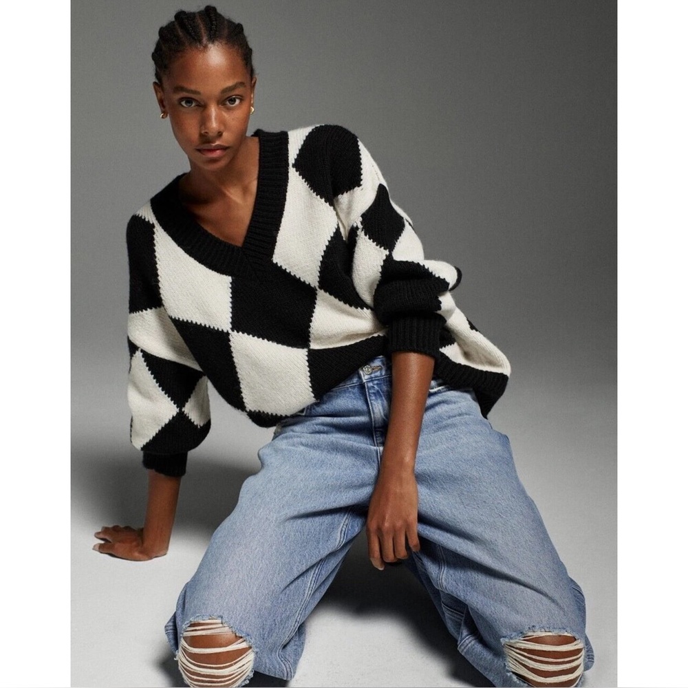 Mango Black and White V-Neck Argyle Sweater